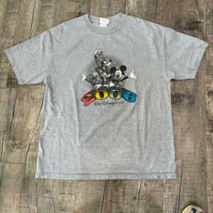 2006 Walt Disney World Mickey and Friends t shirt